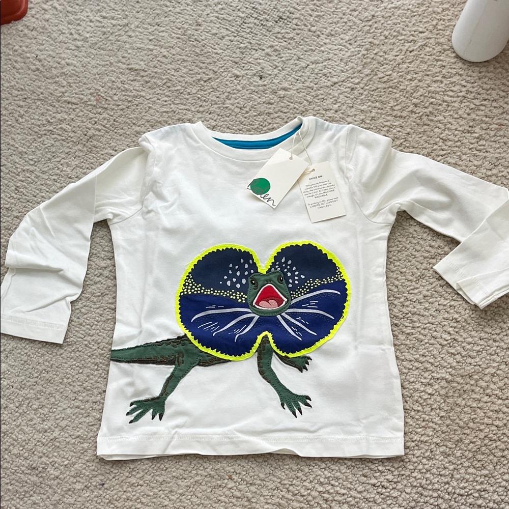 Boden White Long Sleeve Tee with Blue and Green Lizard